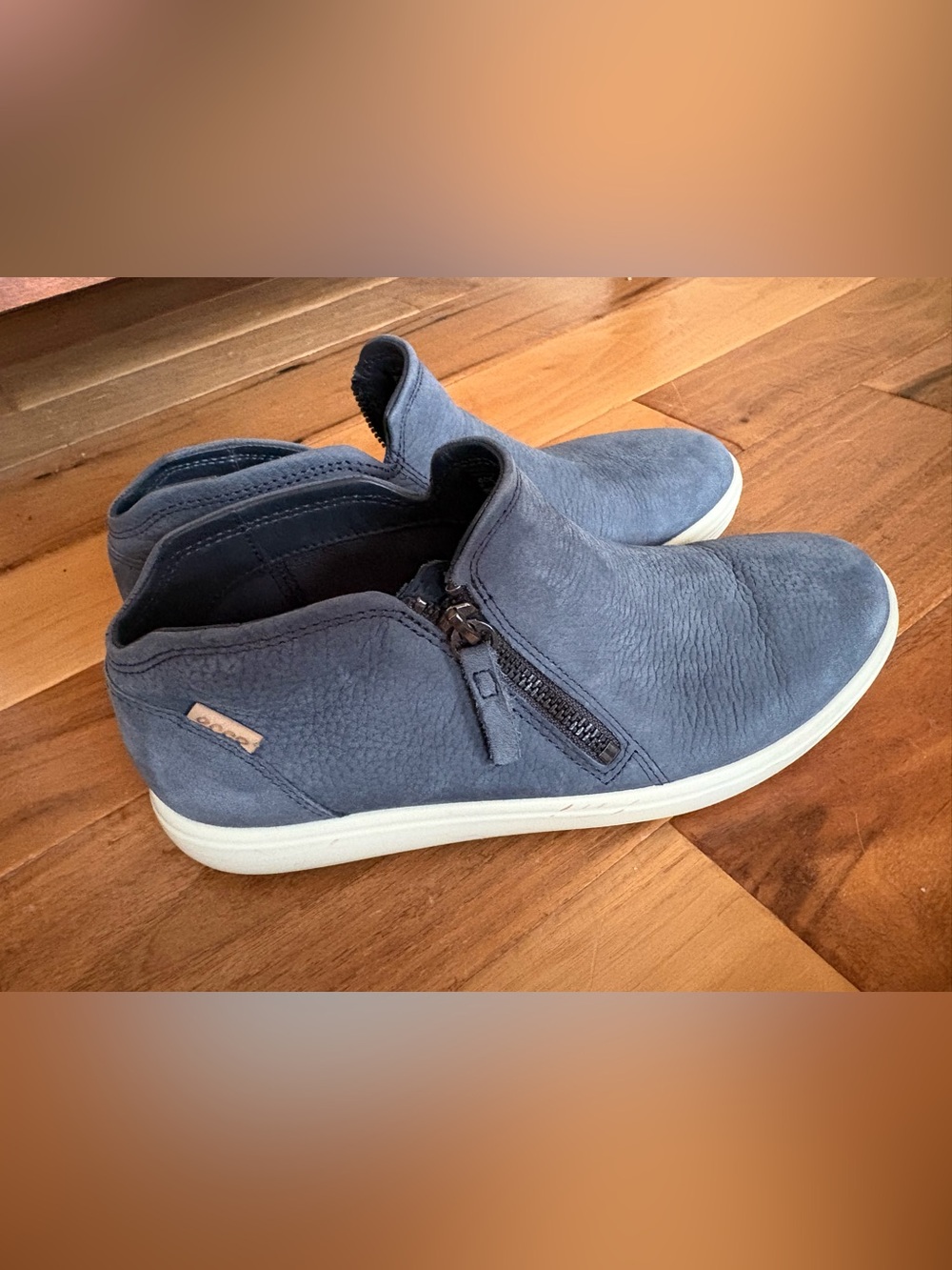 Ecco Navy Blue Leather Ankle Booties with Side Zipper
